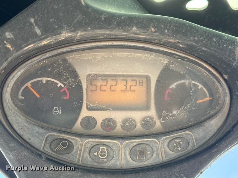 image for item ES5902 2014 Bobcat S770 skid steer loader