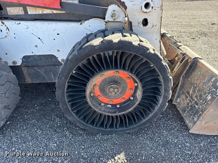 image for item ES5902 2014 Bobcat S770 skid steer loader