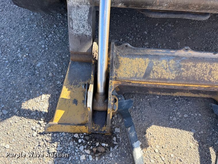 image for item ES5903 2019 John Deere 320G skid steer loader