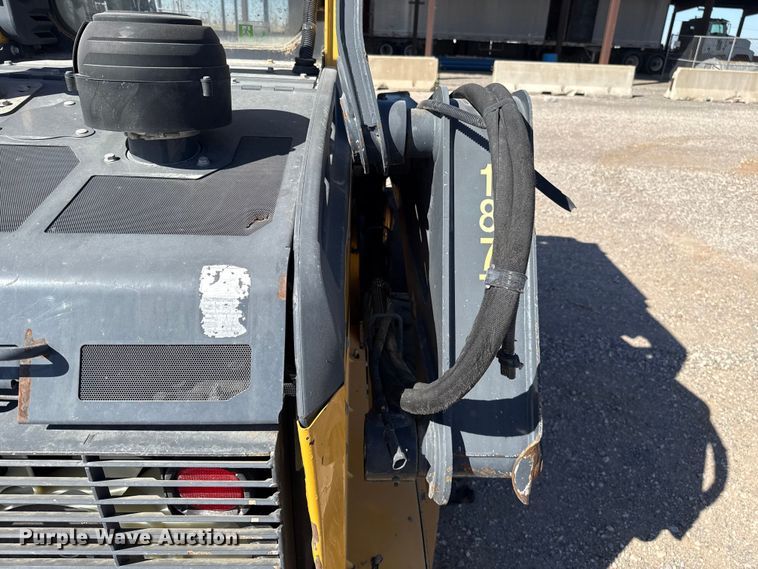 image for item ES5903 2019 John Deere 320G skid steer loader