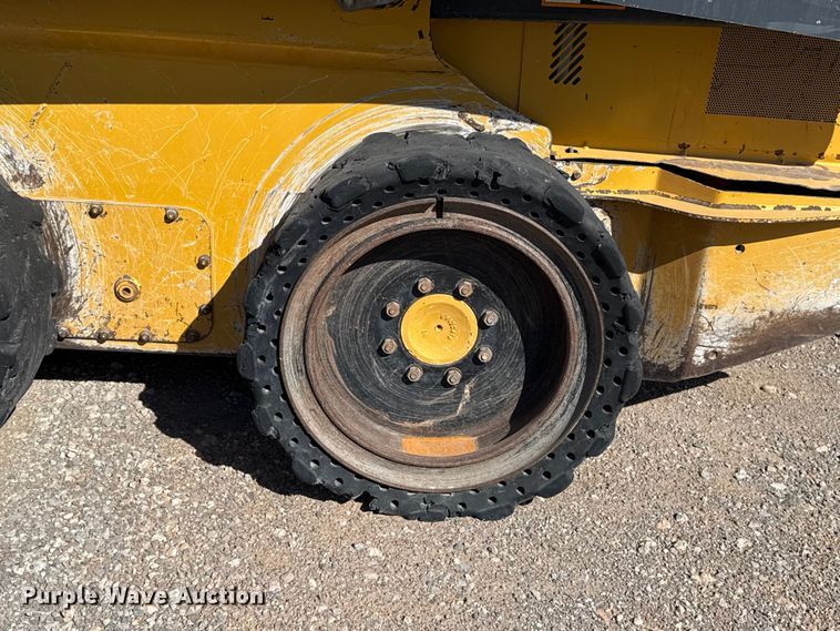 image for item ES5903 2019 John Deere 320G skid steer loader