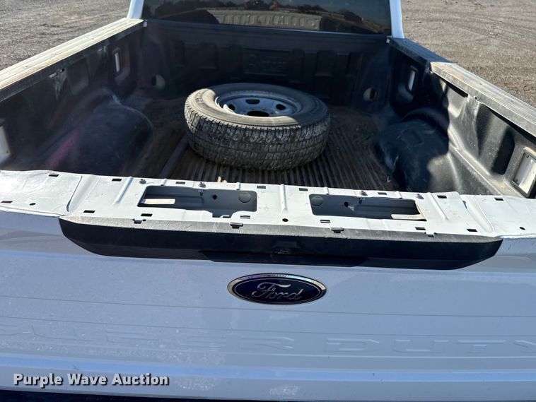 image for item ES5904 2020 Ford F250 Super Duty XL Crew Cab pickup truck