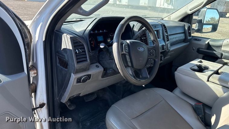 image for item ES5904 2020 Ford F250 Super Duty XL Crew Cab pickup truck