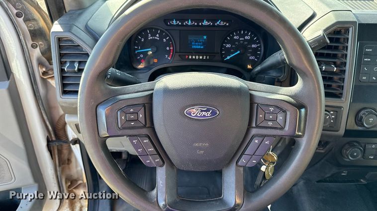 image for item ES5904 2020 Ford F250 Super Duty XL Crew Cab pickup truck