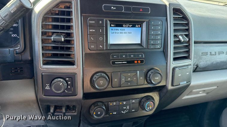 image for item ES5904 2020 Ford F250 Super Duty XL Crew Cab pickup truck