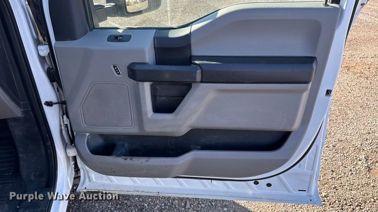 image for item ES5904 2020 Ford F250 Super Duty XL Crew Cab pickup truck