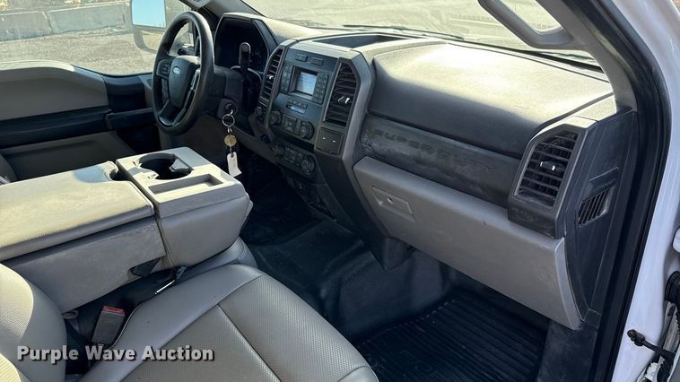 image for item ES5904 2020 Ford F250 Super Duty XL Crew Cab pickup truck