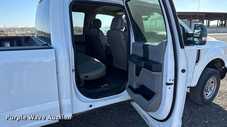 image for item ES5904 2020 Ford F250 Super Duty XL Crew Cab pickup truck