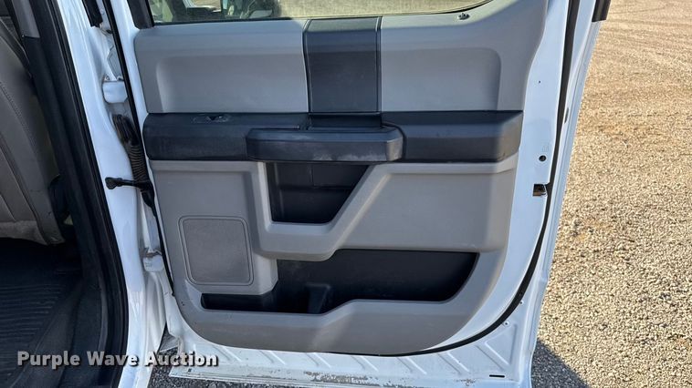 image for item ES5904 2020 Ford F250 Super Duty XL Crew Cab pickup truck