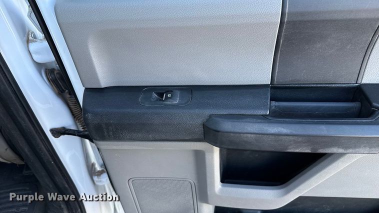 image for item ES5904 2020 Ford F250 Super Duty XL Crew Cab pickup truck