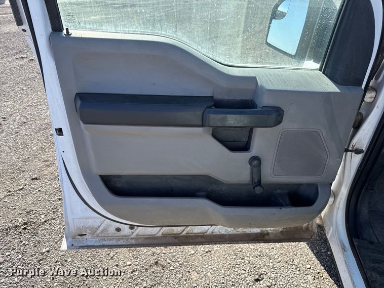 image for item ES5905 2016 Ford F150 XL pickup truck