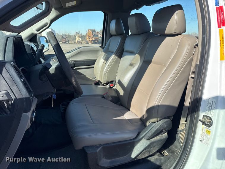 image for item ES5905 2016 Ford F150 XL pickup truck