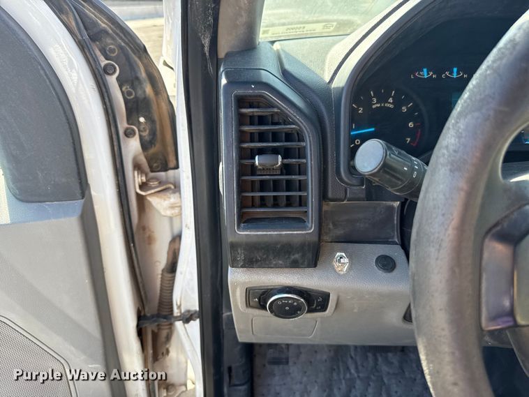 image for item ES5905 2016 Ford F150 XL pickup truck