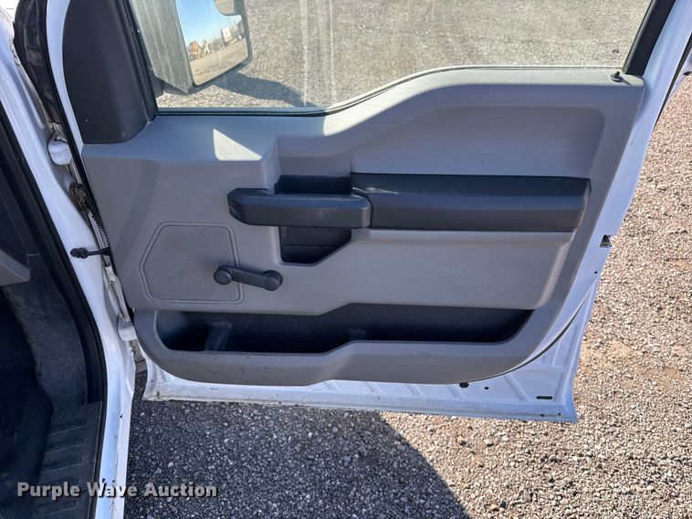 image for item ES5905 2016 Ford F150 XL pickup truck