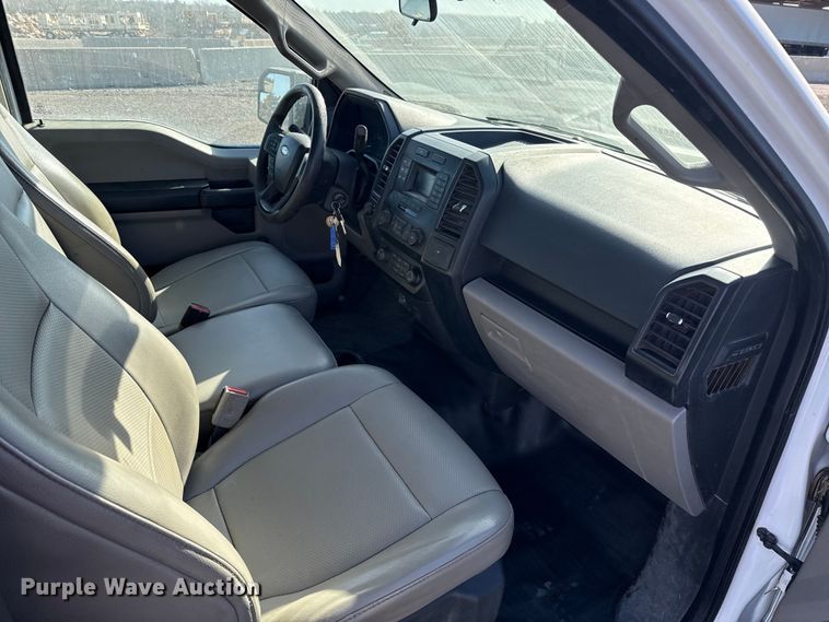 image for item ES5905 2016 Ford F150 XL pickup truck