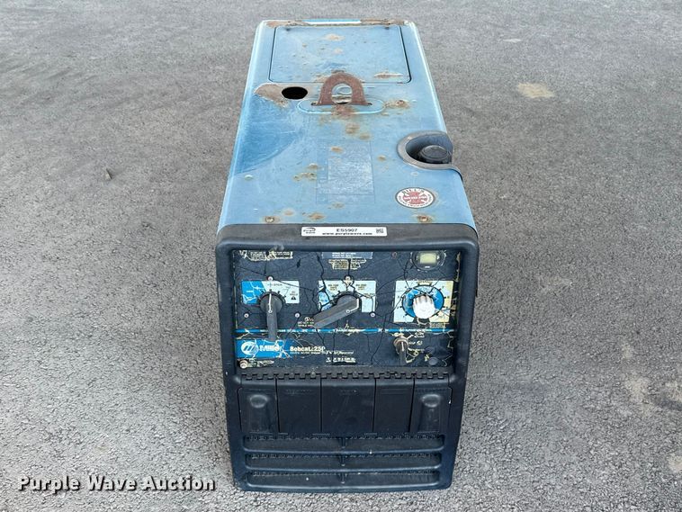 image for item ES5907 Miller Bobcat 250 welder/generator