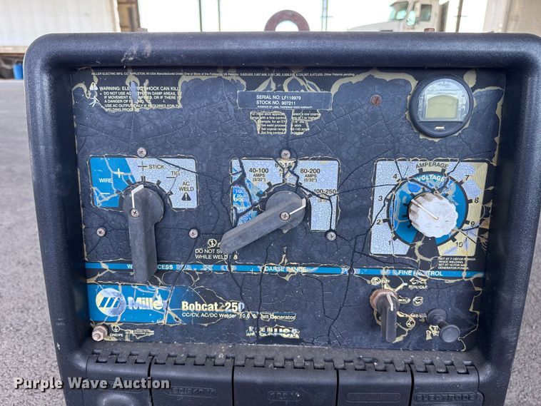 image for item ES5907 Miller Bobcat 250 welder/generator