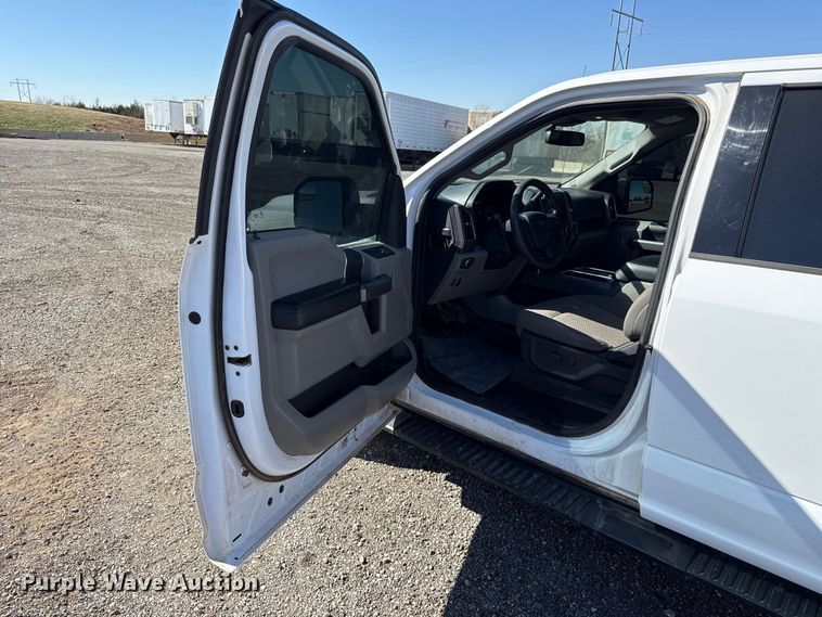 image for item ES5911 2020 Ford F150 XLT Crew Cab pickup truck