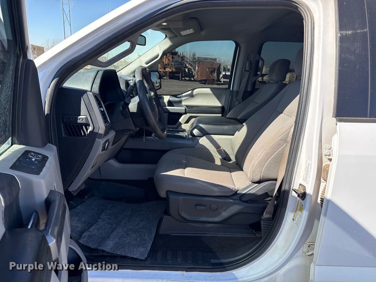 image for item ES5911 2020 Ford F150 XLT Crew Cab pickup truck