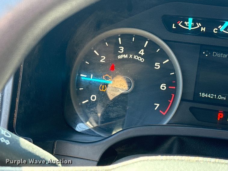 image for item ES5911 2020 Ford F150 XLT Crew Cab pickup truck