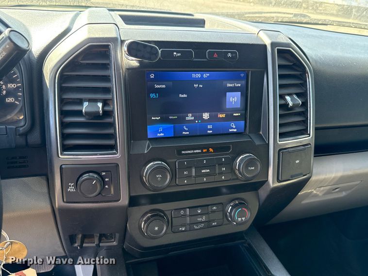 image for item ES5911 2020 Ford F150 XLT Crew Cab pickup truck