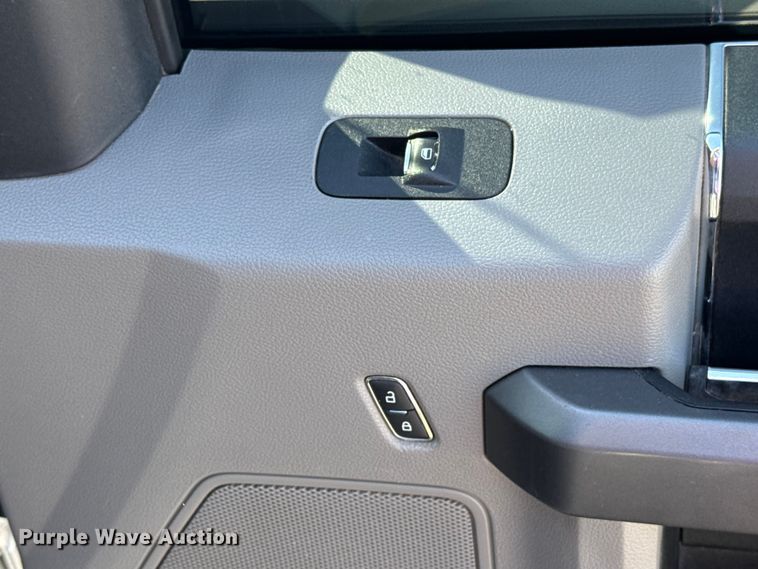 image for item ES5911 2020 Ford F150 XLT Crew Cab pickup truck