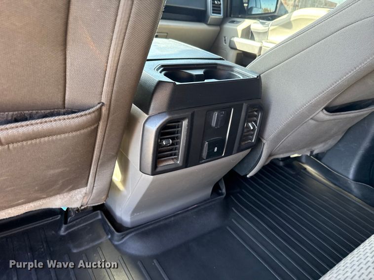 image for item ES5911 2020 Ford F150 XLT Crew Cab pickup truck