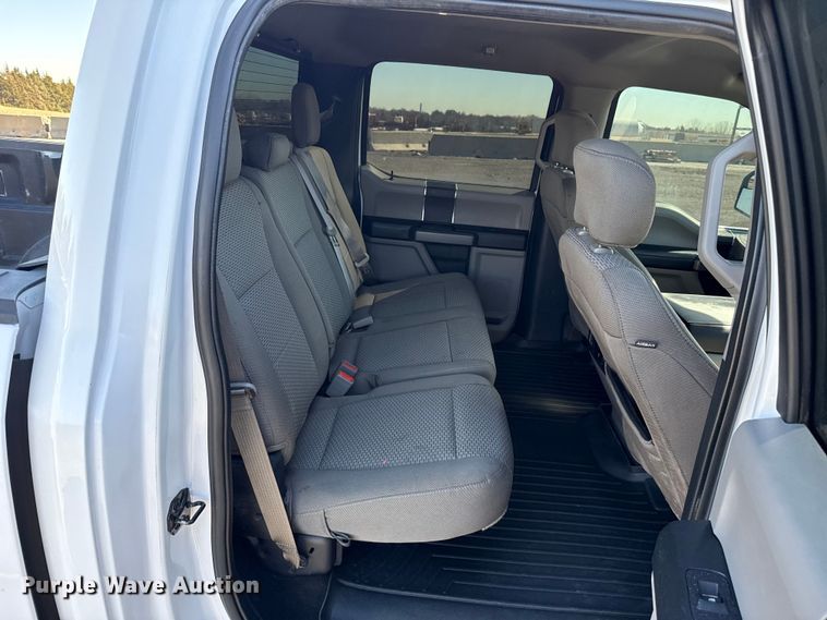 image for item ES5911 2020 Ford F150 XLT Crew Cab pickup truck