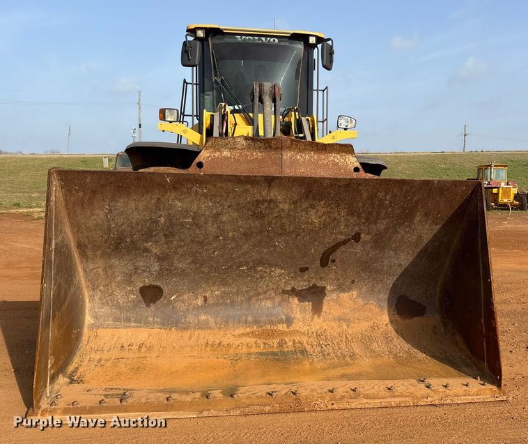 image for item ES8582 2013 Volvo L120G wheel loader