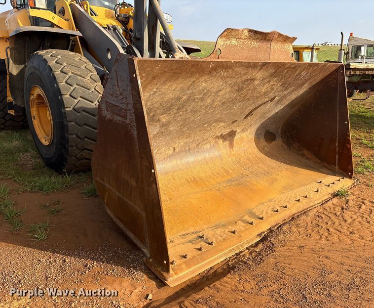 image for item ES8582 2013 Volvo L120G wheel loader