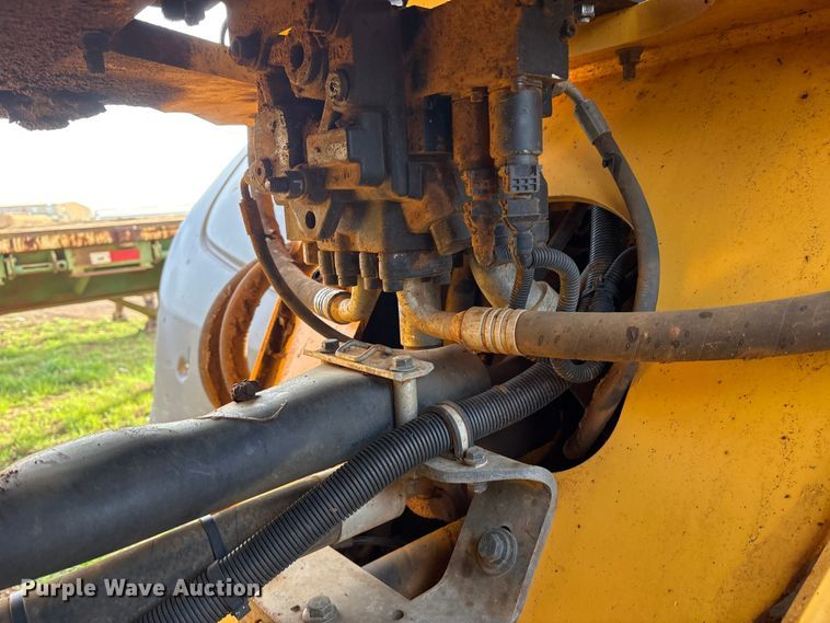 image for item ES8582 2013 Volvo L120G wheel loader