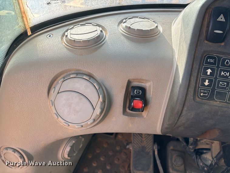 image for item ES8582 2013 Volvo L120G wheel loader