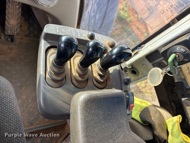 image for item ES8582 2013 Volvo L120G wheel loader