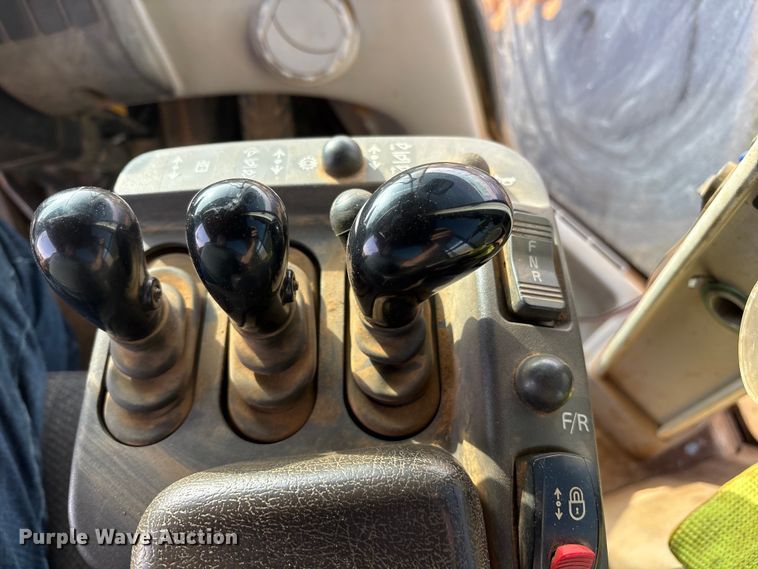 image for item ES8582 2013 Volvo L120G wheel loader