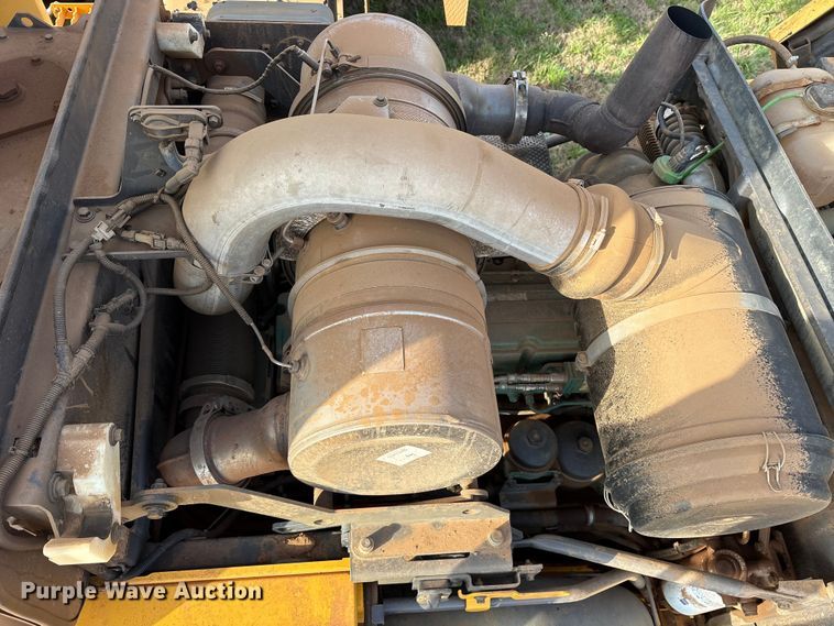 image for item ES8582 2013 Volvo L120G wheel loader