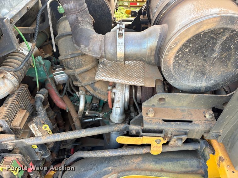 image for item ES8582 2013 Volvo L120G wheel loader