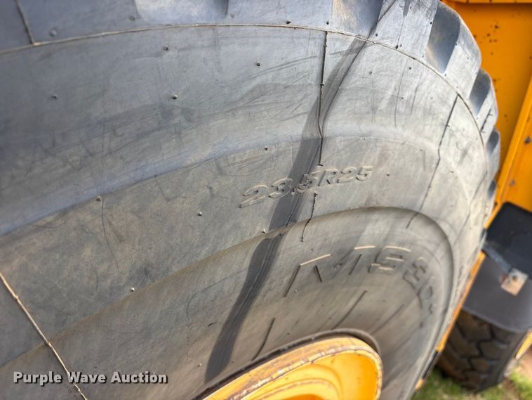 image for item ES8582 2013 Volvo L120G wheel loader