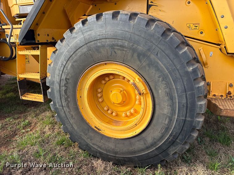 image for item ES8582 2013 Volvo L120G wheel loader