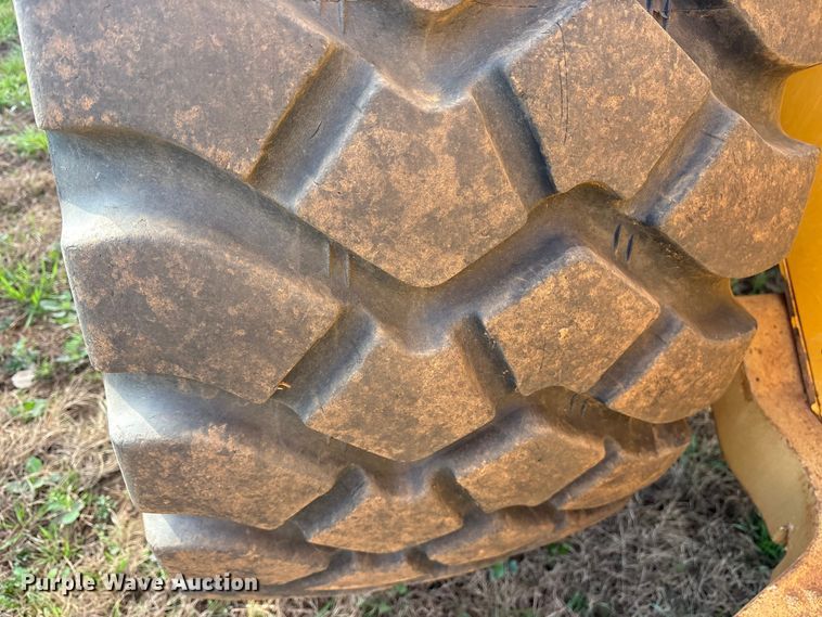 image for item ES8582 2013 Volvo L120G wheel loader