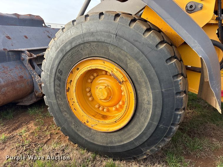 image for item ES8582 2013 Volvo L120G wheel loader
