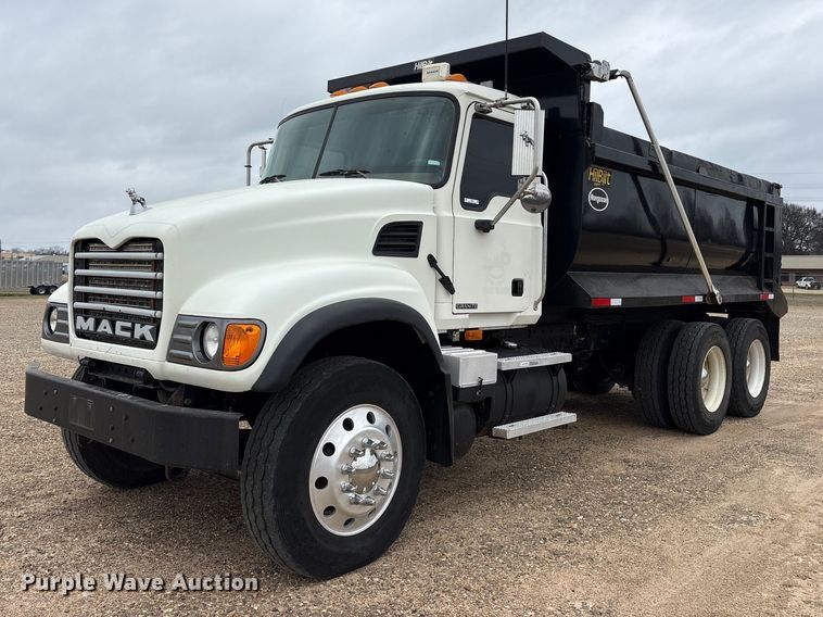image for item ES8607 2007 Mack CV713 dump truck