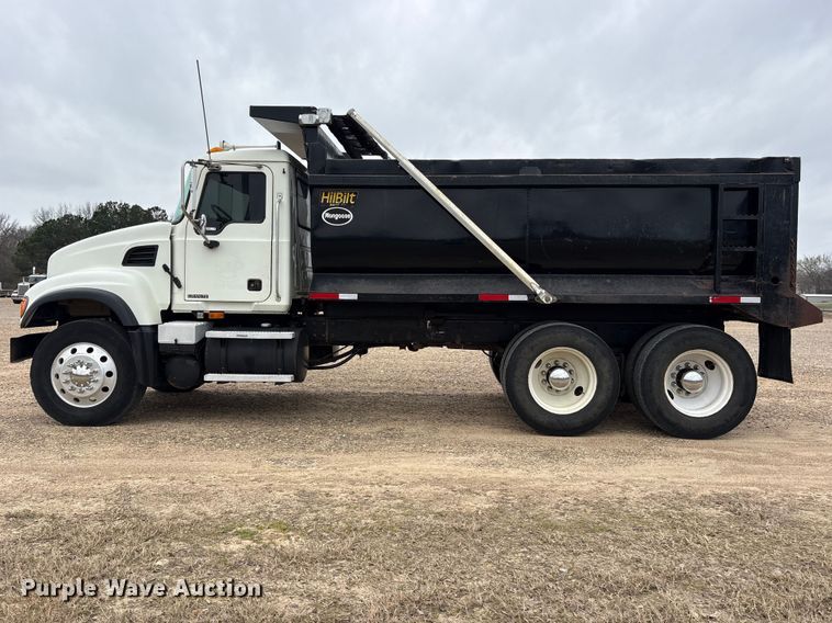 image for item ES8607 2007 Mack CV713 dump truck