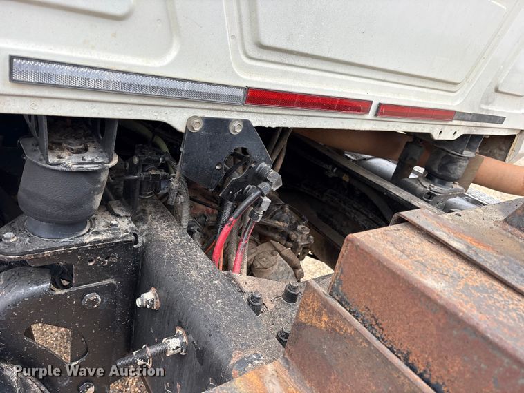 image for item ES8607 2007 Mack CV713 dump truck