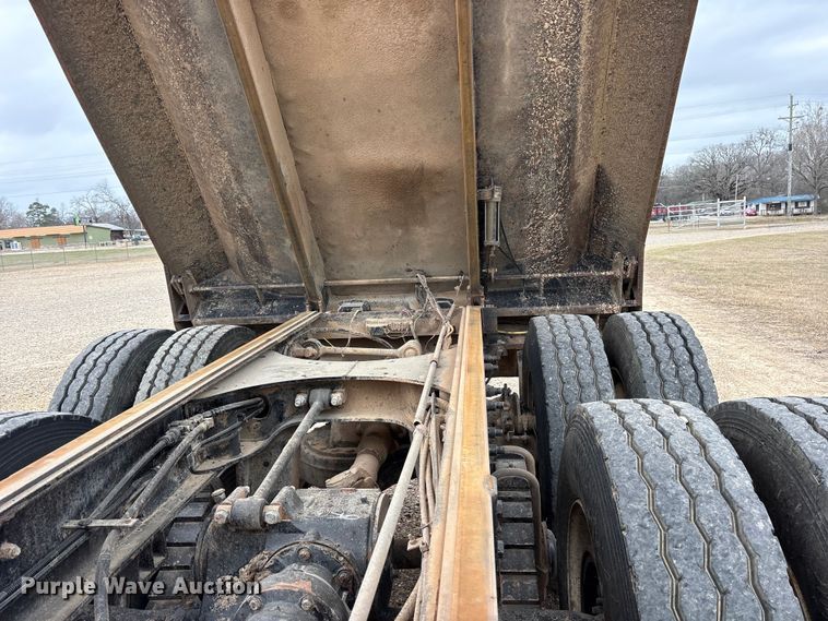 image for item ES8607 2007 Mack CV713 dump truck