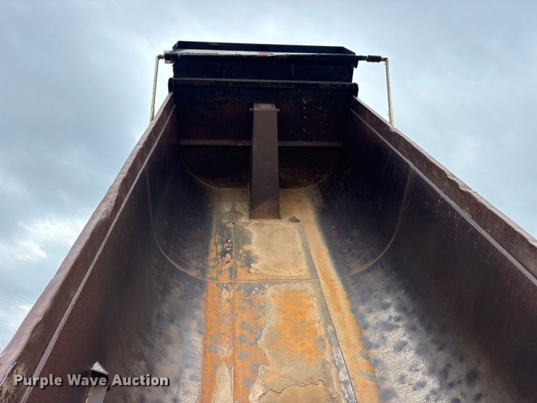 image for item ES8607 2007 Mack CV713 dump truck