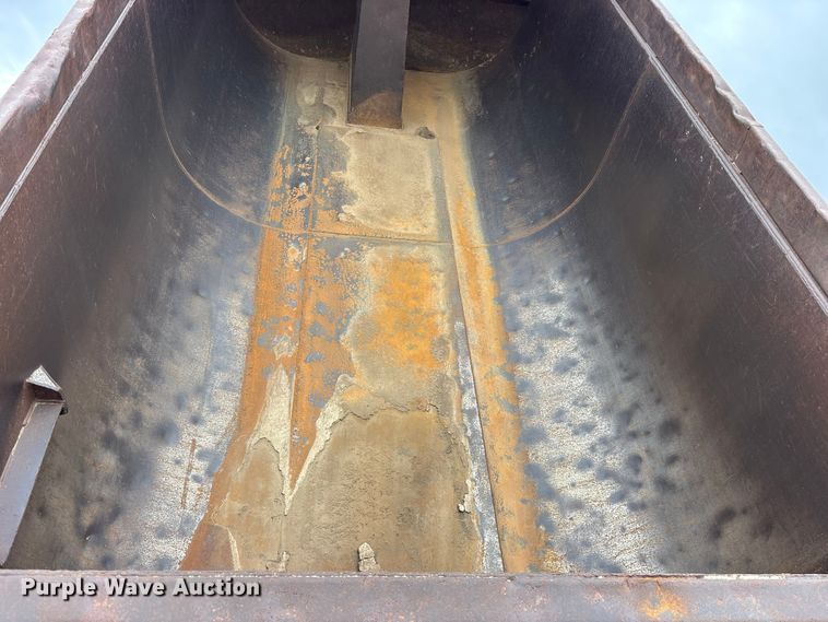 image for item ES8607 2007 Mack CV713 dump truck