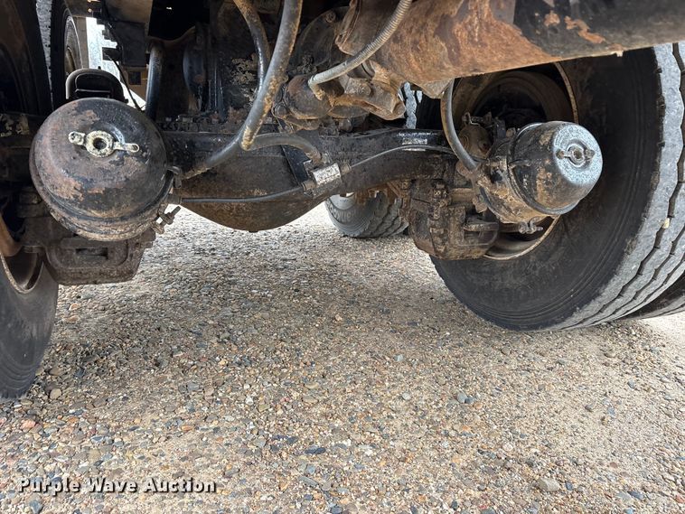 image for item ES8607 2007 Mack CV713 dump truck