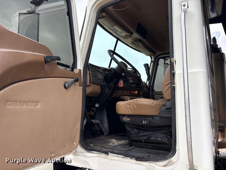 image for item ES8607 2007 Mack CV713 dump truck