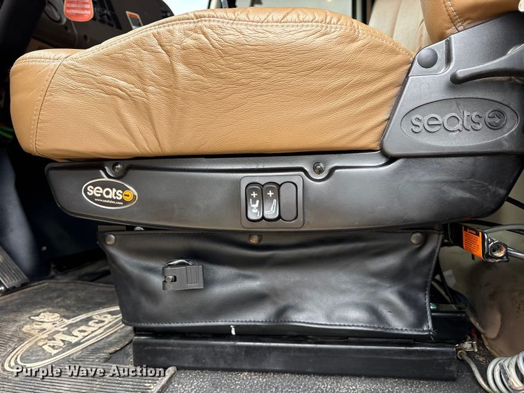 image for item ES8607 2007 Mack CV713 dump truck