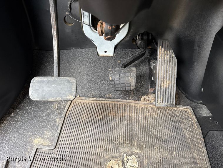 image for item ES8607 2007 Mack CV713 dump truck